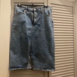 Banana Republic Jean Skirt with slit Size 8